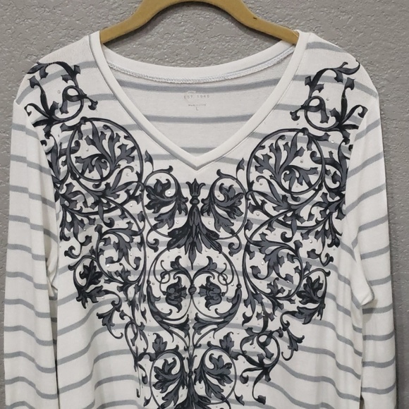 Women's Vneck sweater graphic knit top sz Large - Picture 4 of 8